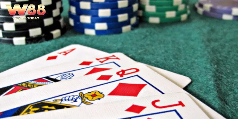 Người chơi đang tham gia game bài 2 lá tại W88 và tính toán chiến lược cược